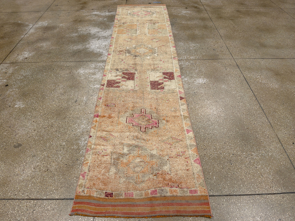 Vintage Turkish Anatolian Runner, No.33712 - Galerie Shabab