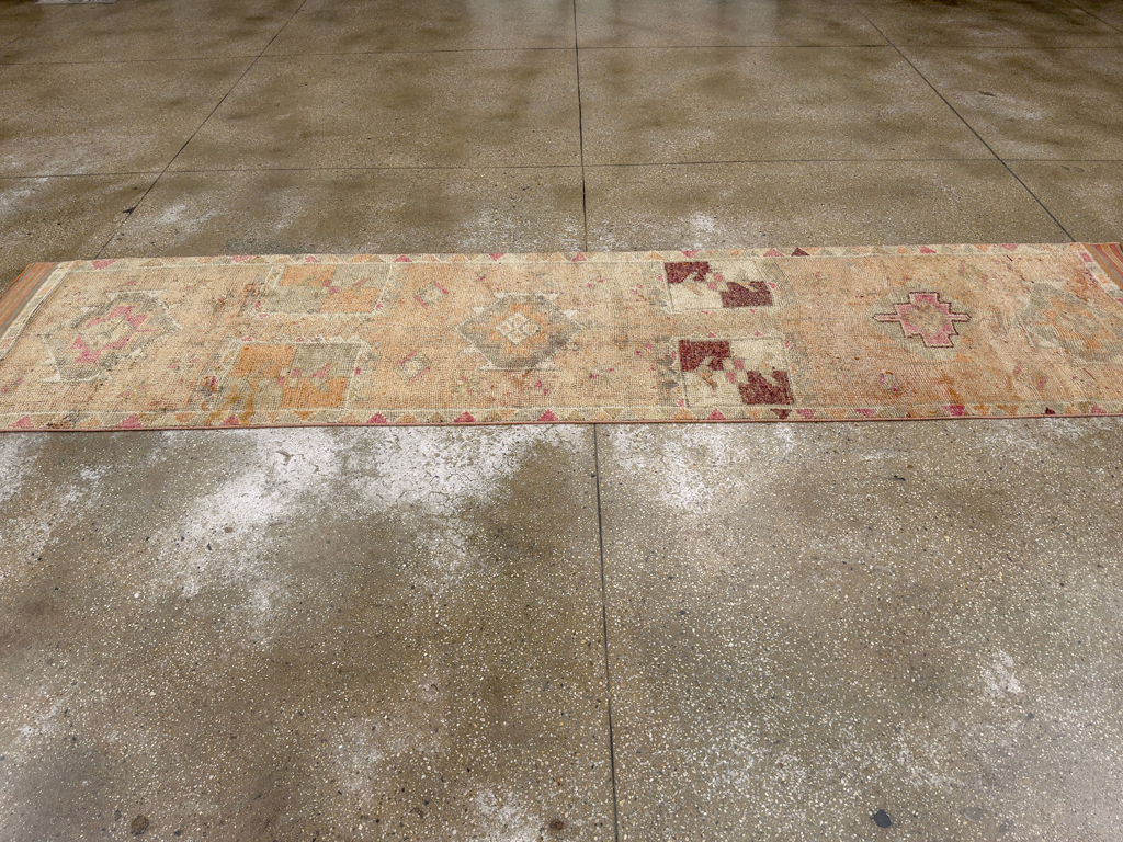 Vintage Turkish Anatolian Runner, No.33712 - Galerie Shabab
