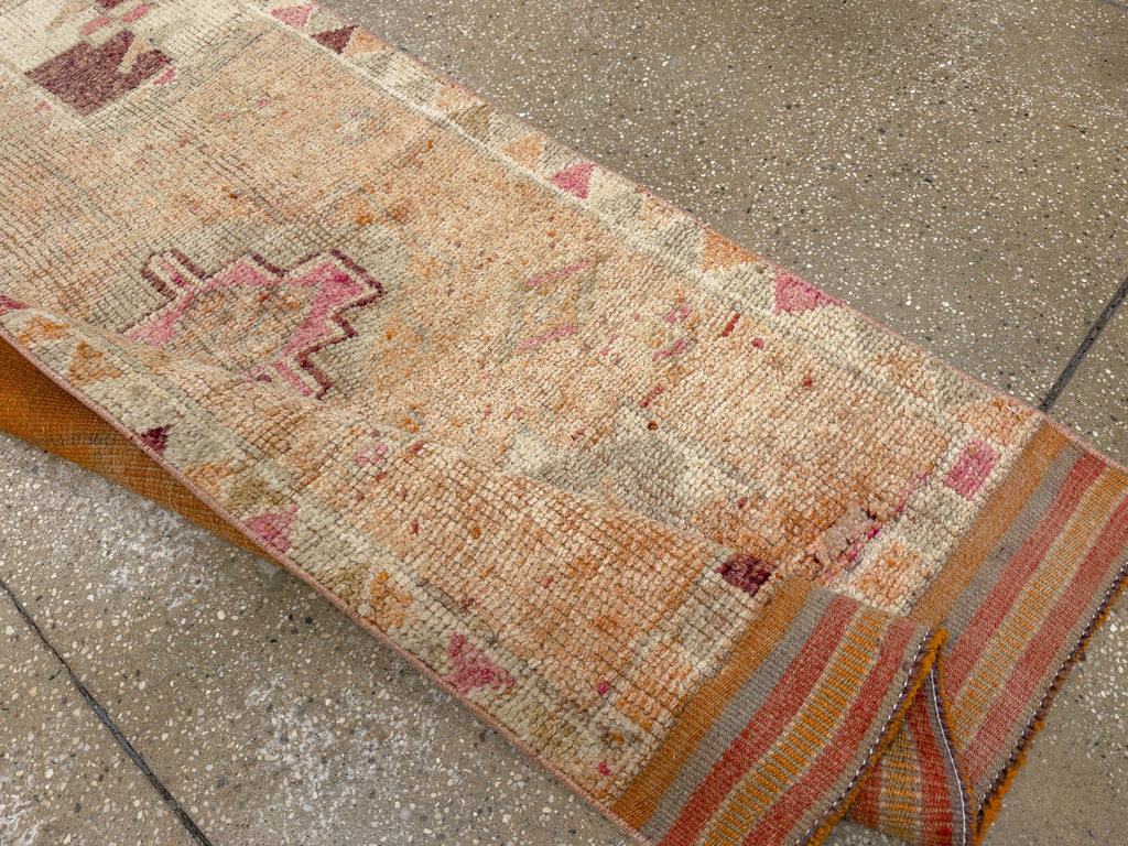 Vintage Turkish Anatolian Runner, No.33712 - Galerie Shabab