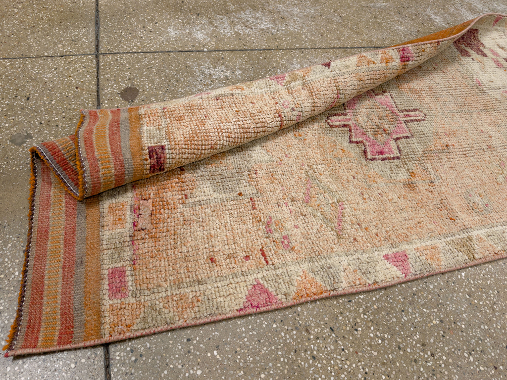 Vintage Turkish Anatolian Runner, No.33712 - Galerie Shabab