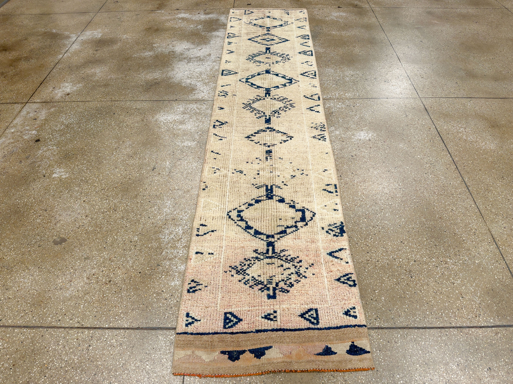 Vintage Turkish Anatolian Runner, No.33723 - Galerie Shabab