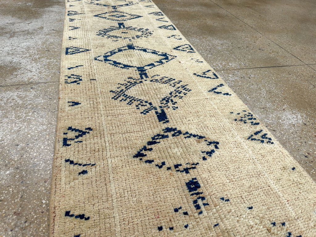 Vintage Turkish Anatolian Runner, No.33723 - Galerie Shabab