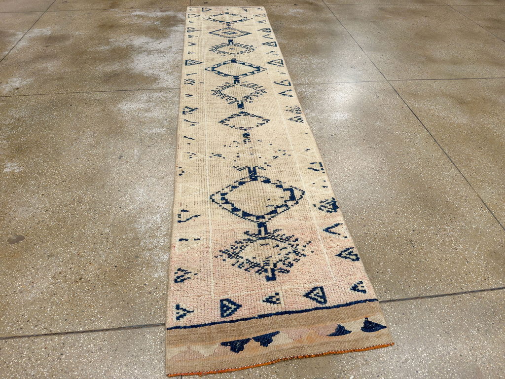 Vintage Turkish Anatolian Runner, No.33723 - Galerie Shabab