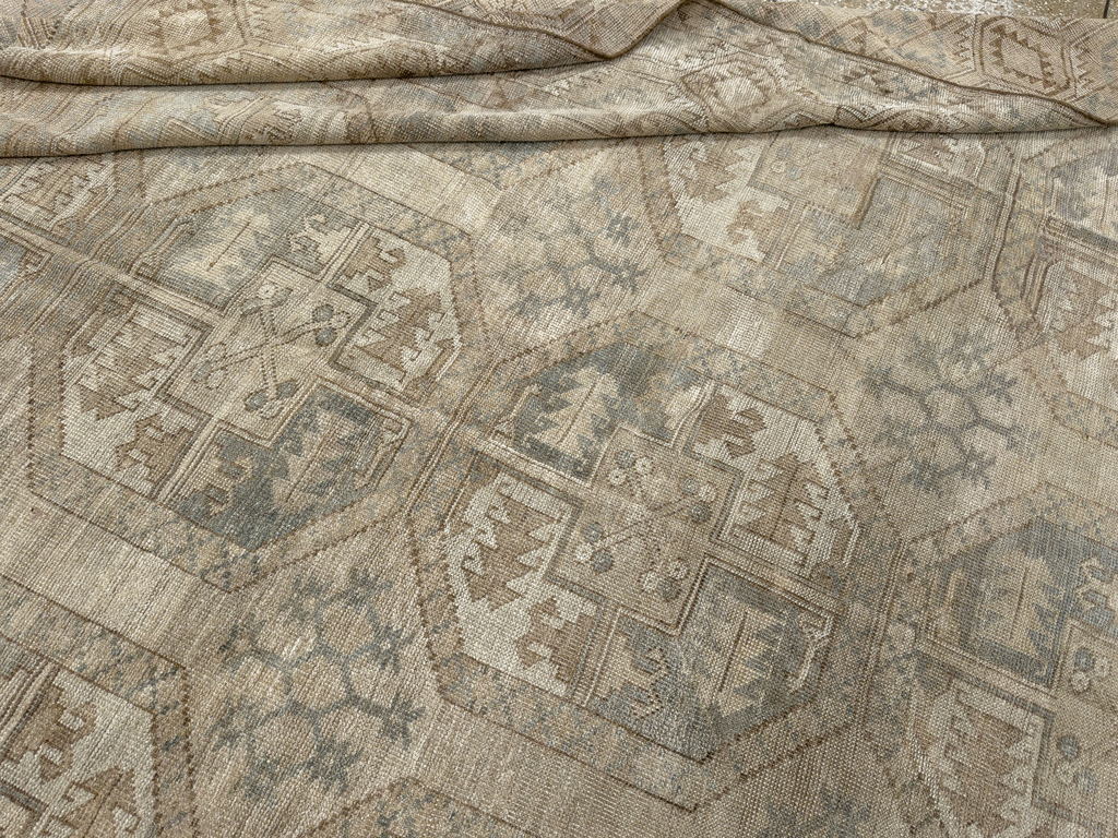 Vintage Central Asian Turkoman Room Size Carpet, No.33724 - Galerie Shabab