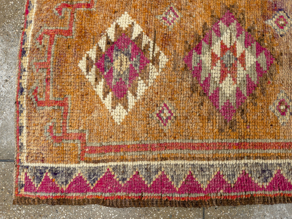 Vintage Turkish Anatolian Runner, No.33726 - Galerie Shabab