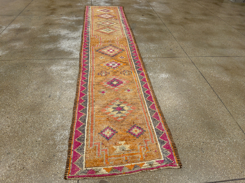 Vintage Turkish Anatolian Runner, No.33726 - Galerie Shabab