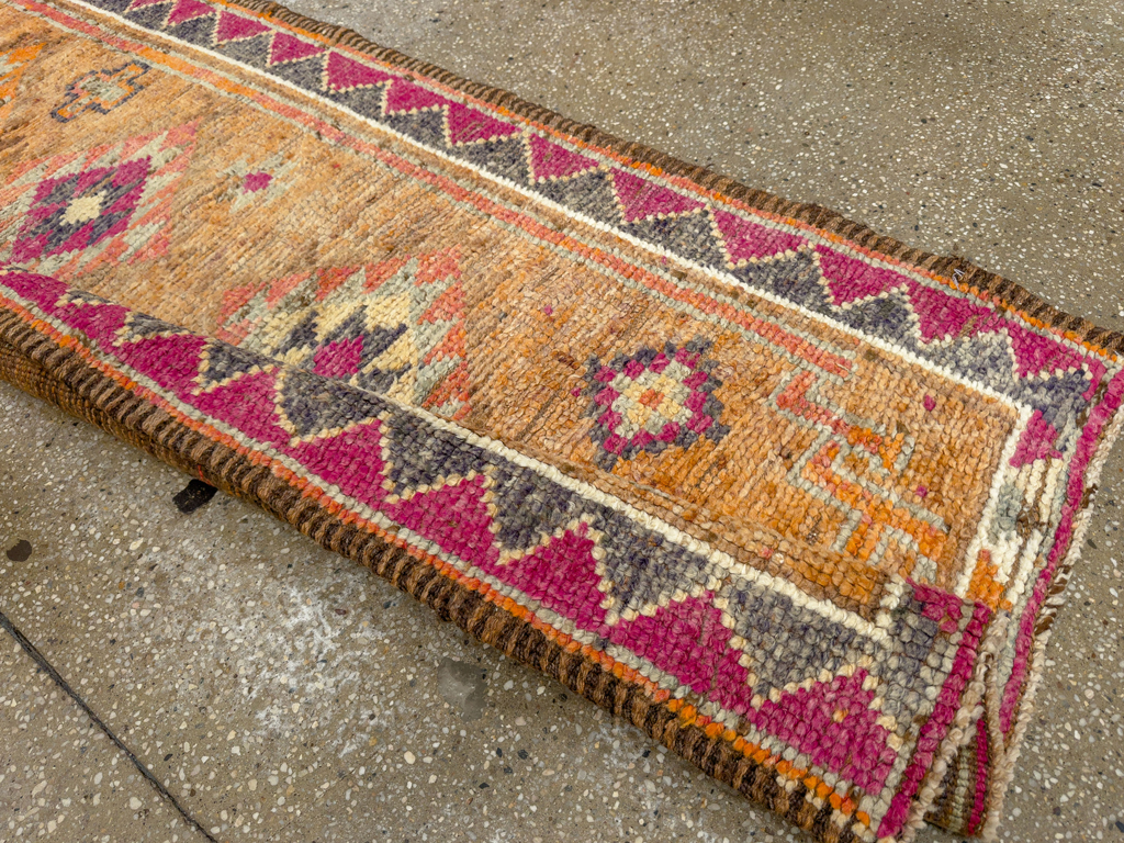 Vintage Turkish Anatolian Runner, No.33726 - Galerie Shabab