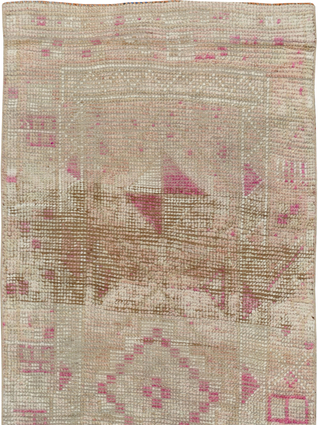 Vintage Turkish Anatolian Runner, No.33729 - Galerie Shabab