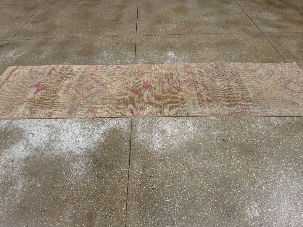 Vintage Turkish Anatolian Runner, No.33729 - Galerie Shabab