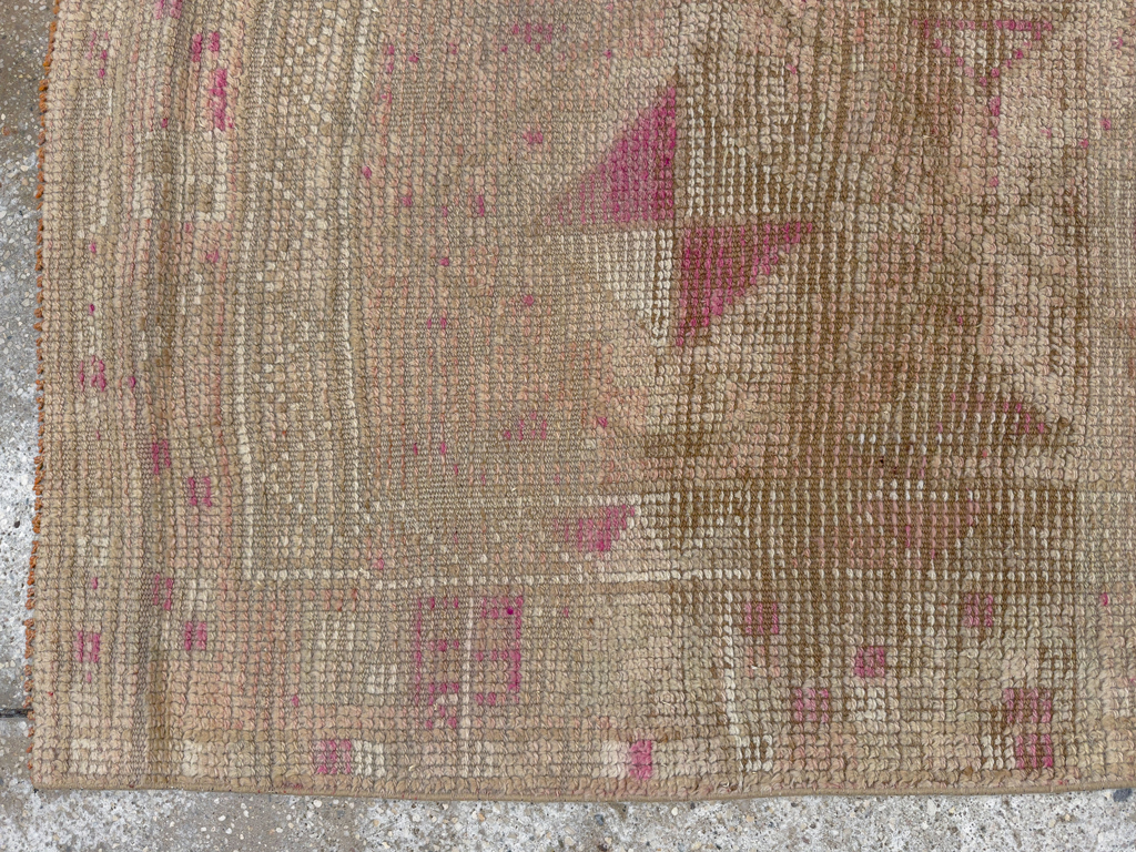 Vintage Turkish Anatolian Runner, No.33729 - Galerie Shabab