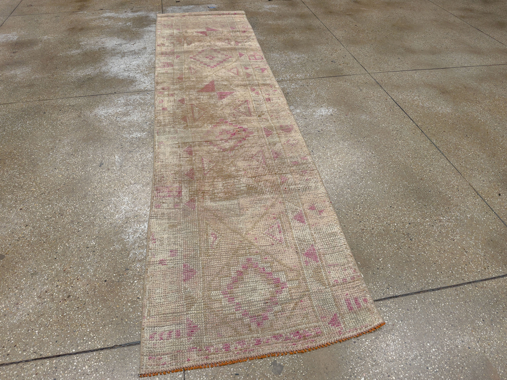 Vintage Turkish Anatolian Runner, No.33729 - Galerie Shabab