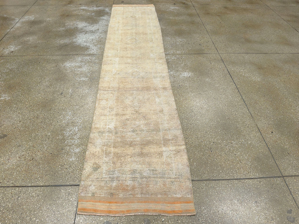 Vintage Turkish Anatolian Runner, No.33732 - Galerie Shabab