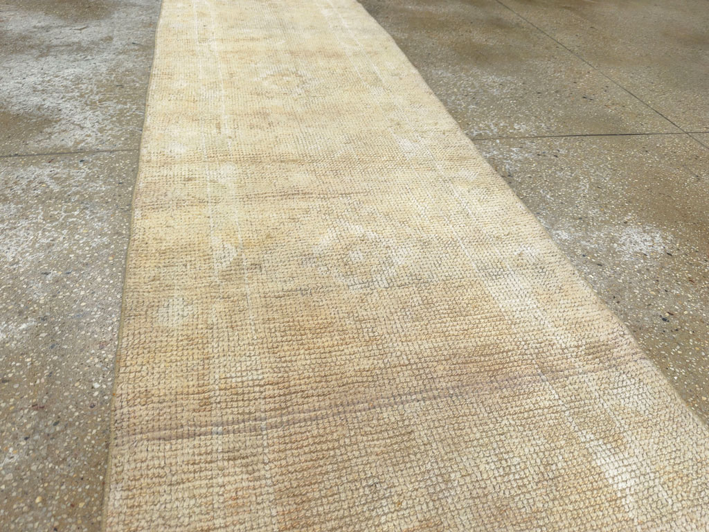 Vintage Turkish Anatolian Runner, No.33732 - Galerie Shabab