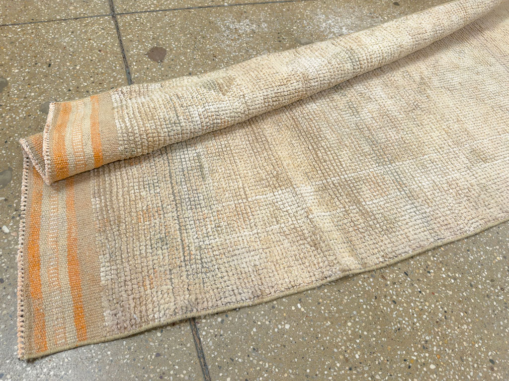 Vintage Turkish Anatolian Runner, No.33732 - Galerie Shabab