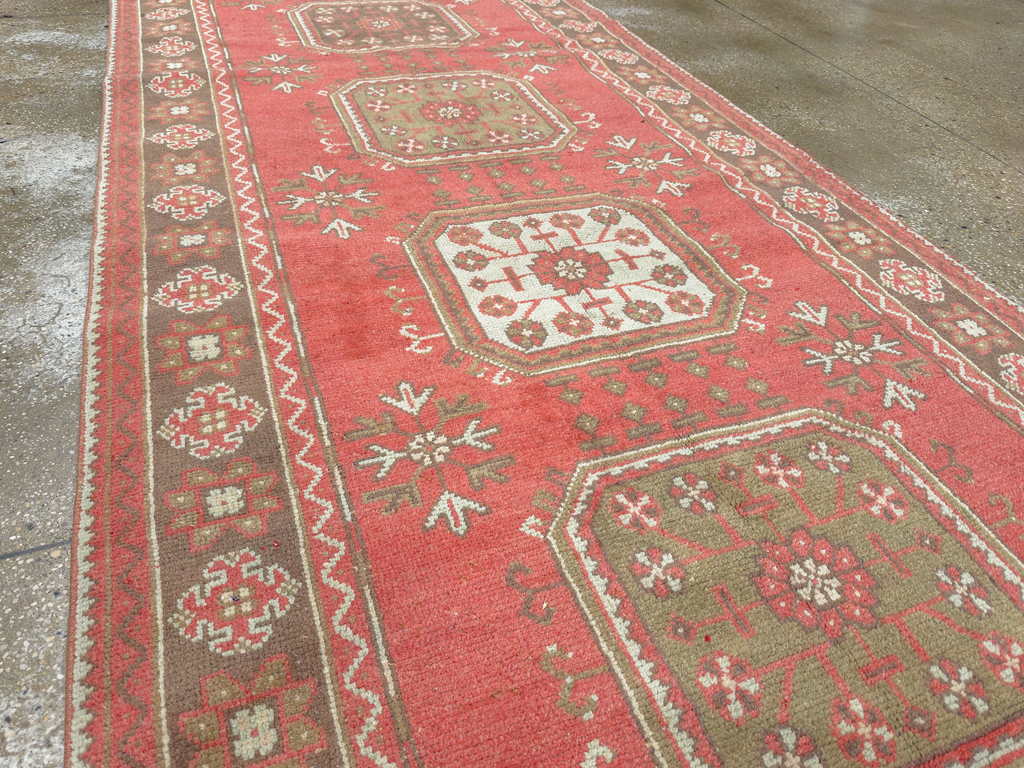Vintage Turkish Anatolian Wide Gallery Runner, No.33735 - Galerie Shabab