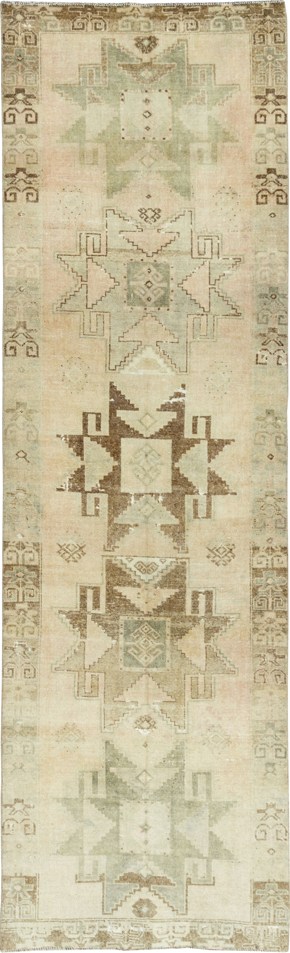 Vintage Turkish Anatolian Runner, No.33739 - Galerie Shabab