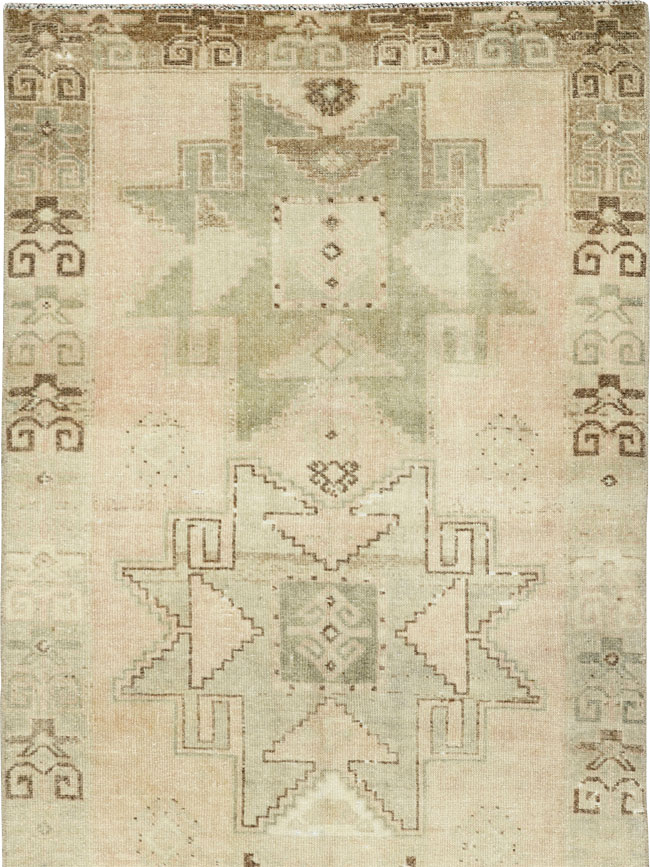Vintage Turkish Anatolian Runner, No.33739 - Galerie Shabab