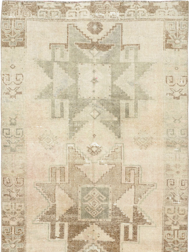 Vintage Turkish Anatolian Runner, No.33739 - Galerie Shabab