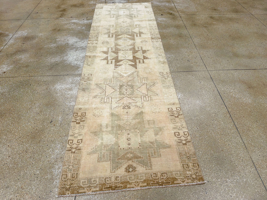 Vintage Turkish Anatolian Runner, No.33739 - Galerie Shabab