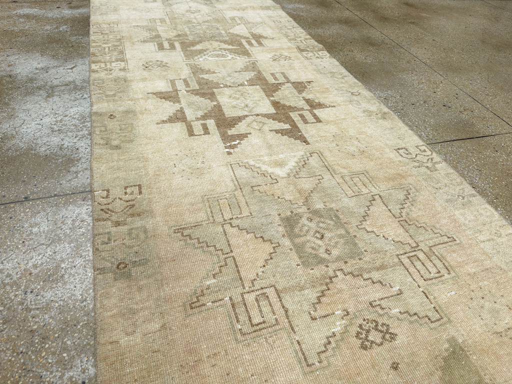 Vintage Turkish Anatolian Runner, No.33739 - Galerie Shabab