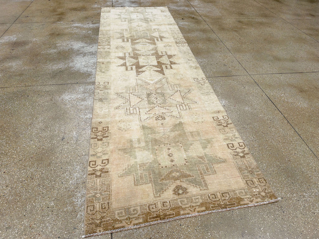 Vintage Turkish Anatolian Runner, No.33739 - Galerie Shabab