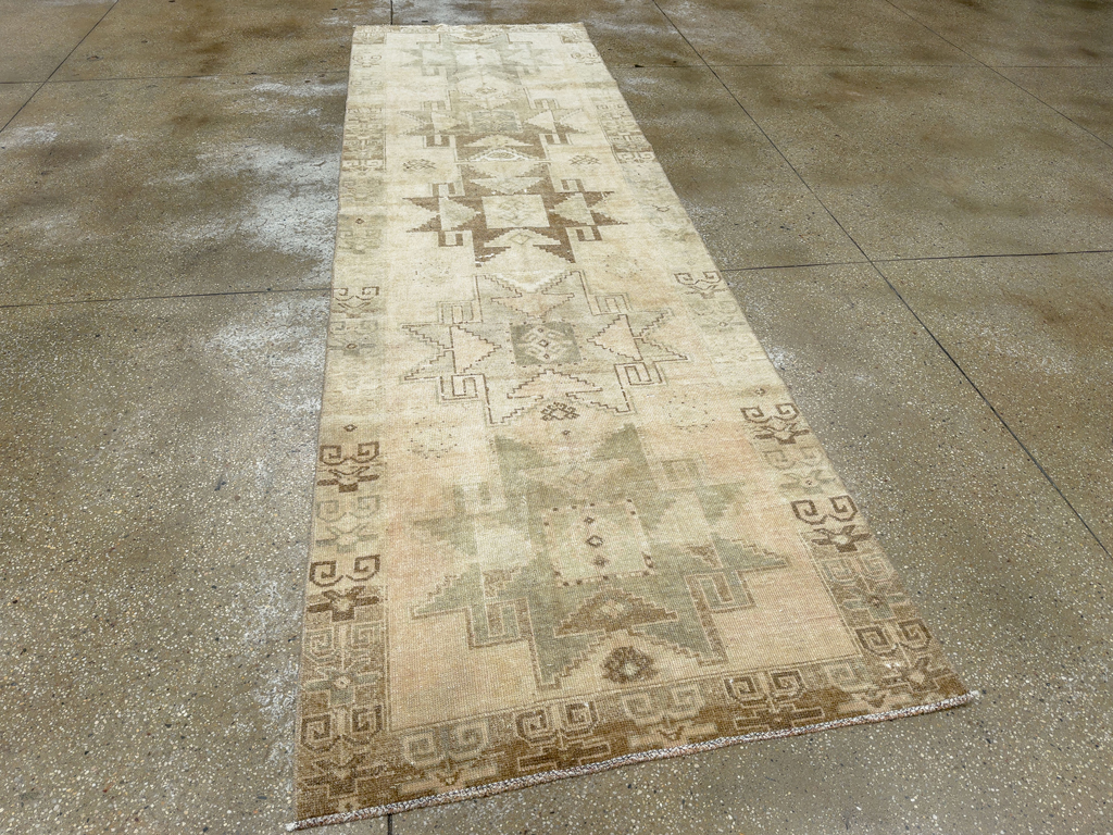 Vintage Turkish Anatolian Runner, No.33739 - Galerie Shabab