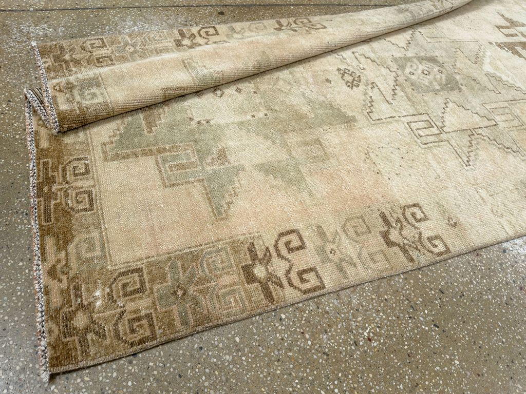 Vintage Turkish Anatolian Runner, No.33739 - Galerie Shabab