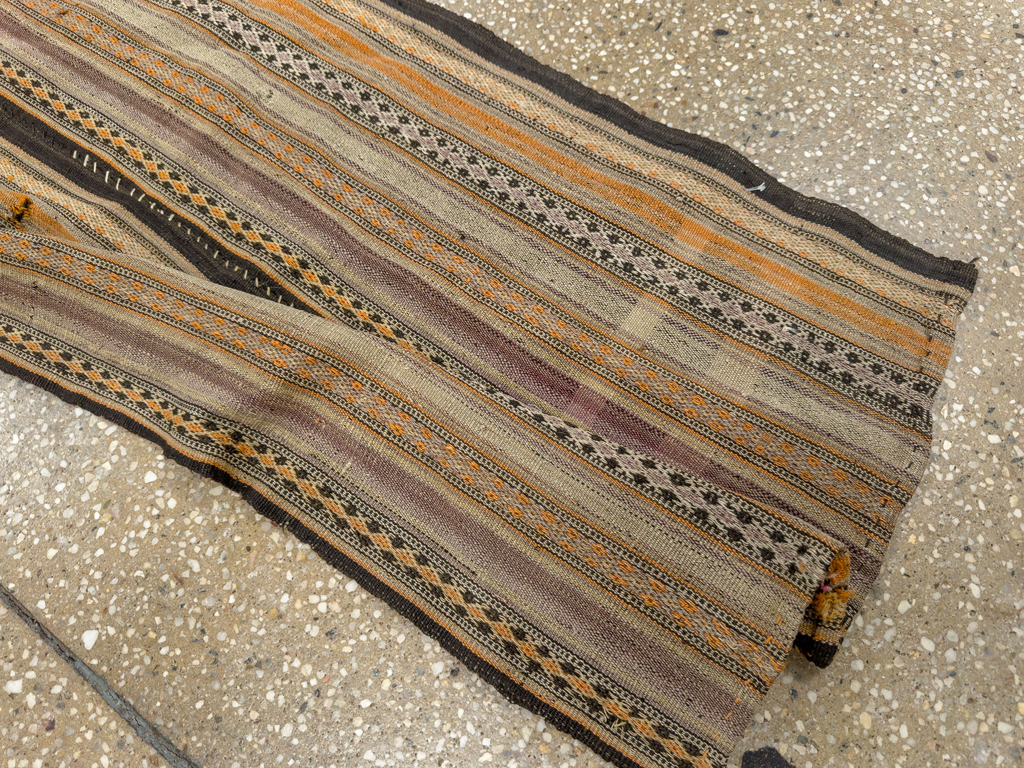 Vintage Persian Textile Small Runner, No.33741 - Galerie Shabab