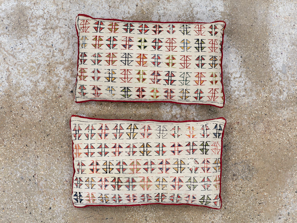 Vintage Persian Kurdish Pillow (Pair: 2 of 2), No.33744 - Galerie Shabab