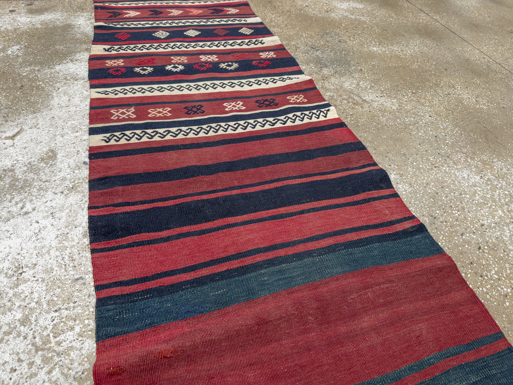 Vintage Turkish Flatweave Kilim Runner, No.33746 - Galerie Shabab
