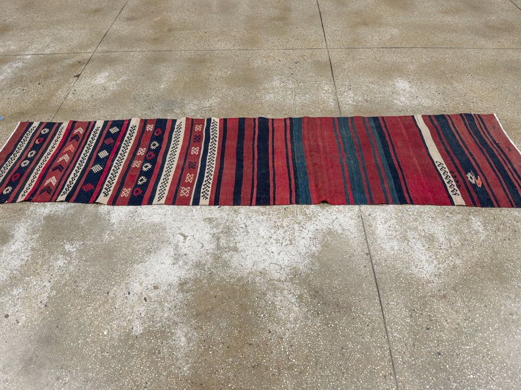 Vintage Turkish Flatweave Kilim Runner, No.33746 - Galerie Shabab