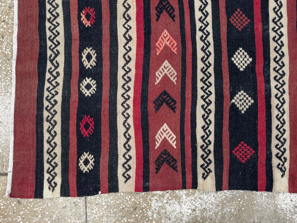 Vintage Turkish Flatweave Kilim Runner, No.33746 - Galerie Shabab