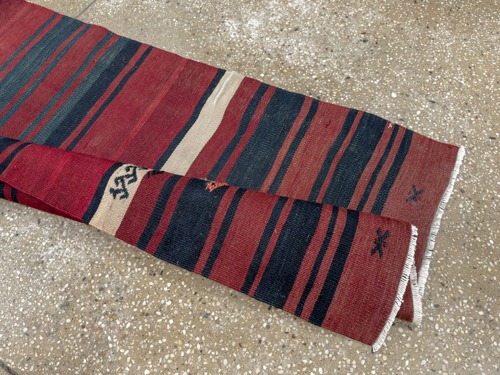 Vintage Turkish Flatweave Kilim Runner, No.33746 - Galerie Shabab