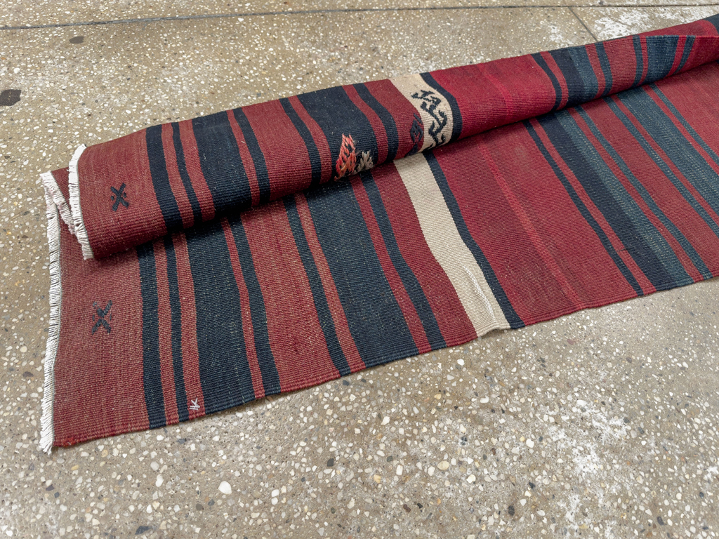 Vintage Turkish Flatweave Kilim Runner, No.33746 - Galerie Shabab
