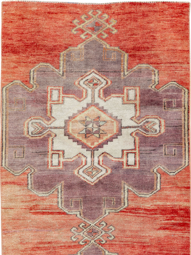 Vintage Turkish Anatolian Runner, No.33785 - Galerie Shabab