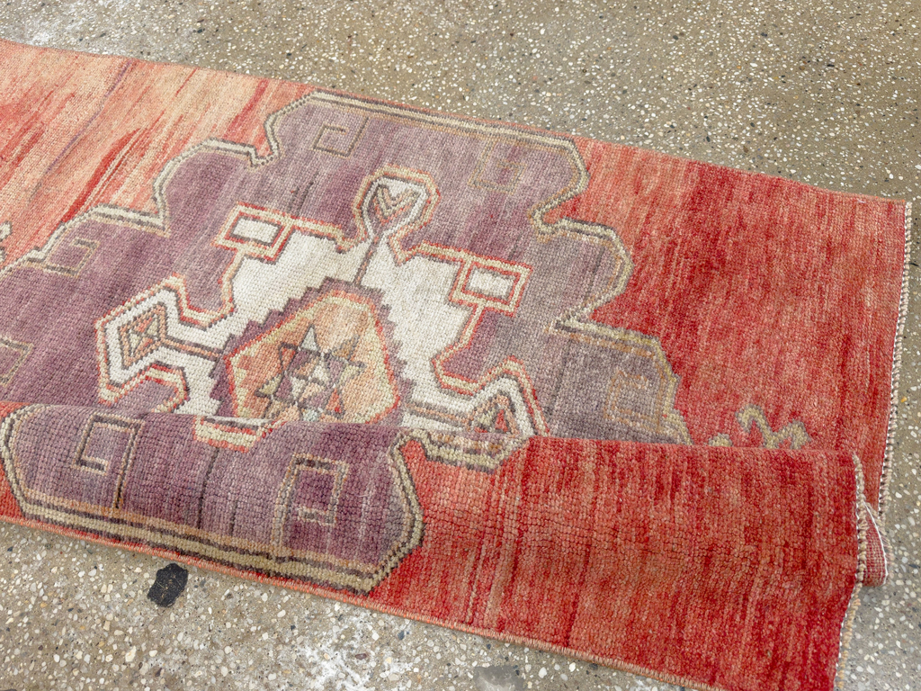 Vintage Turkish Anatolian Runner, No.33785 - Galerie Shabab