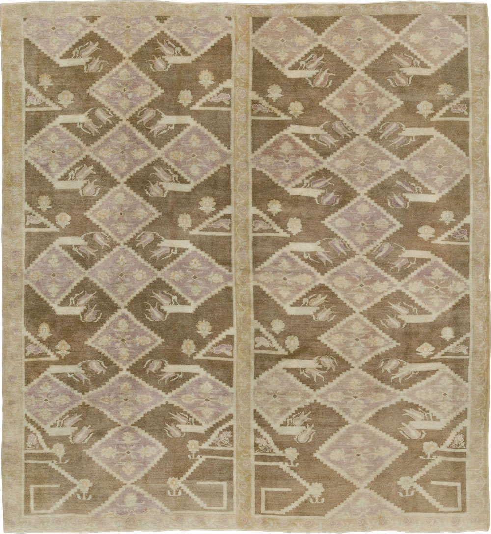 Vintage Turkish Anatolian Square Room Size Carpet, No.33796 - Galerie Shabab