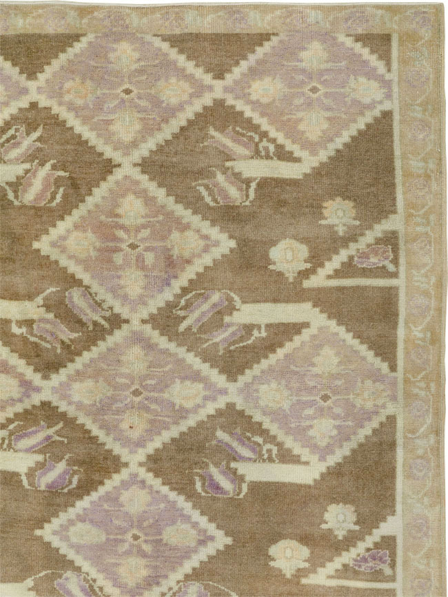 Vintage Turkish Anatolian Square Room Size Carpet, No.33796 - Galerie Shabab