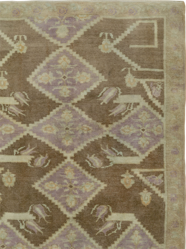 Vintage Turkish Anatolian Square Room Size Carpet, No.33796 - Galerie Shabab