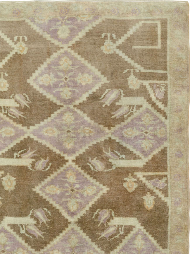 Vintage Turkish Anatolian Square Room Size Carpet, No.33796 - Galerie Shabab