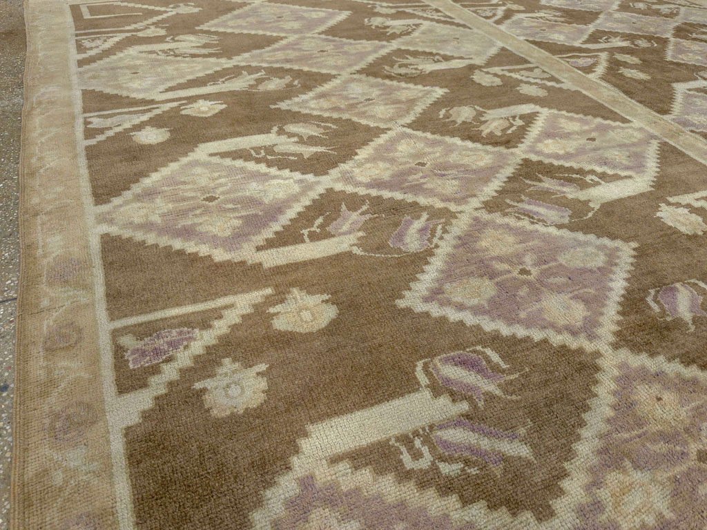 Vintage Turkish Anatolian Square Room Size Carpet, No.33796 - Galerie Shabab
