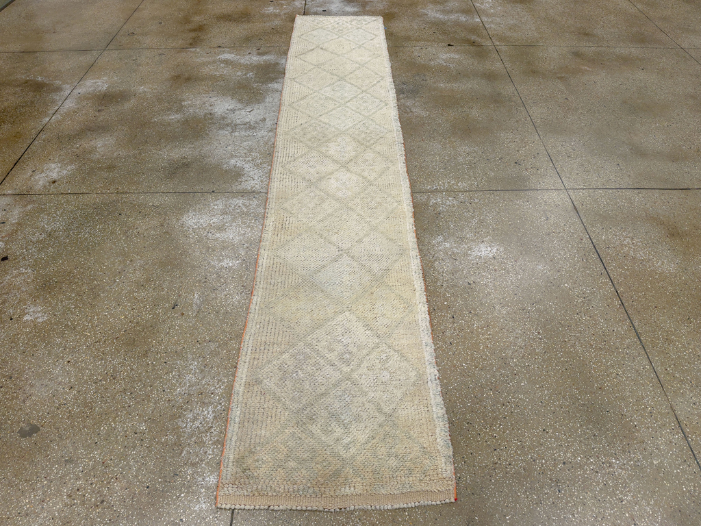 Vintage Turkish Anatolian Runner, No.33799 - Galerie Shabab