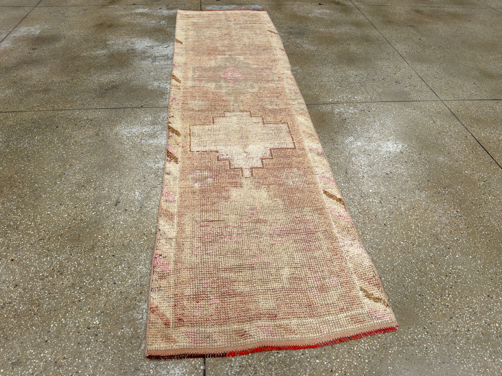 Vintage Turkish Anatolian Runner, No.33800 - Galerie Shabab