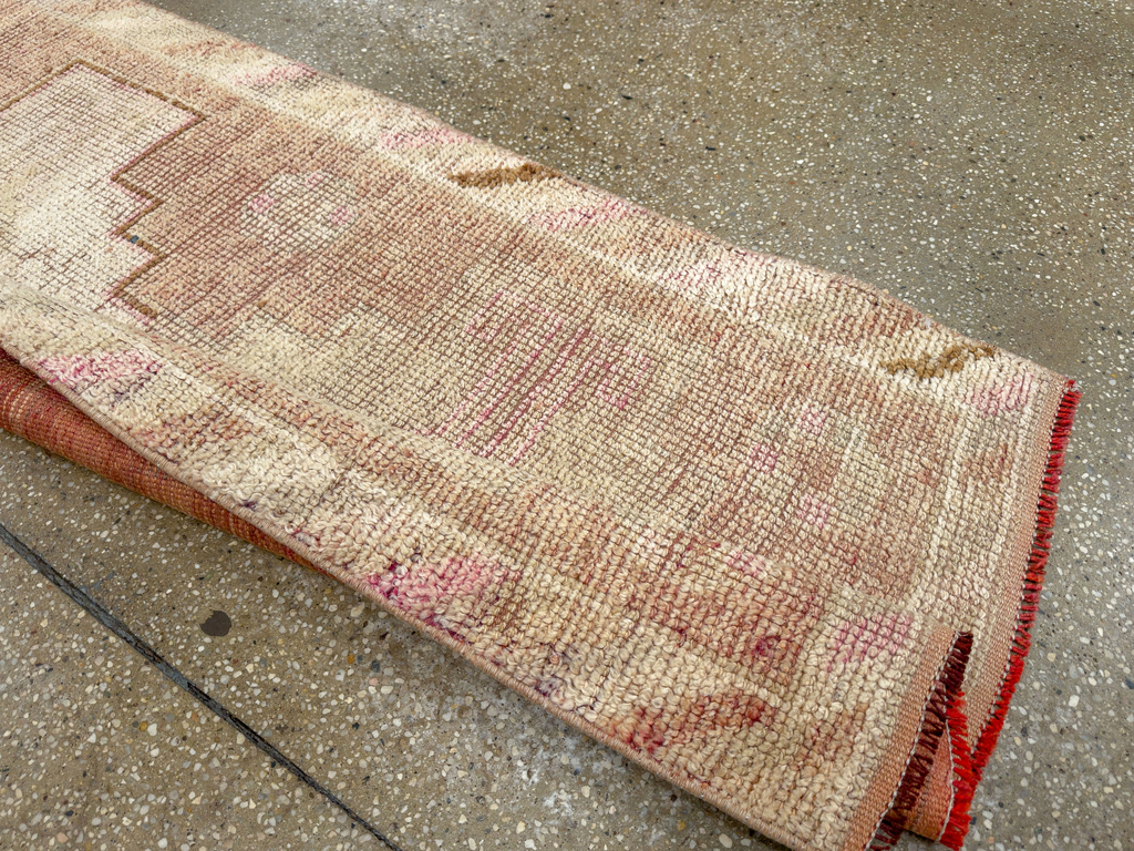 Vintage Turkish Anatolian Runner, No.33800 - Galerie Shabab