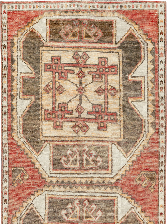 Vintage Turkish Anatolian Runner, No.33834 - Galerie Shabab