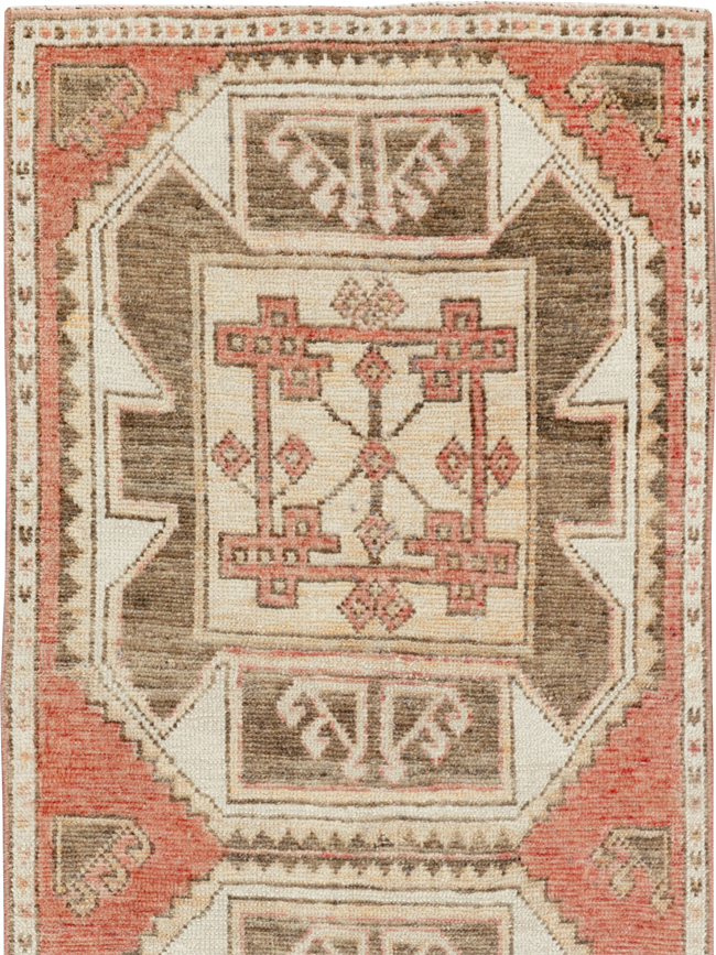 Vintage Turkish Anatolian Runner, No.33834 - Galerie Shabab