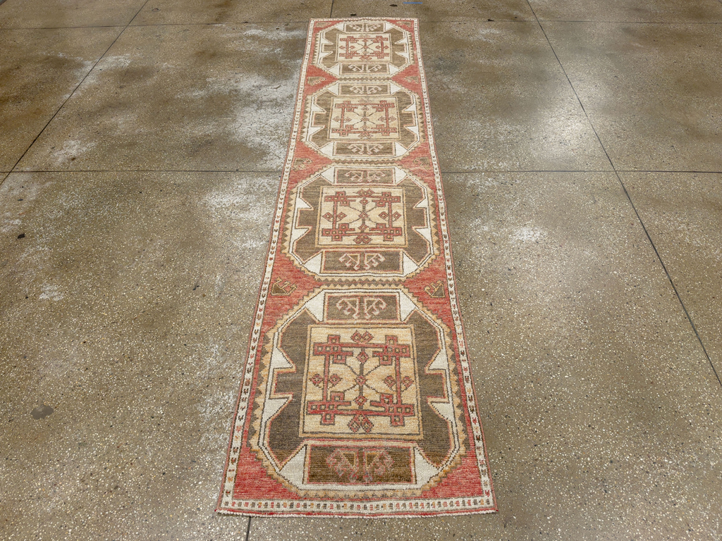 Vintage Turkish Anatolian Runner, No.33834 - Galerie Shabab