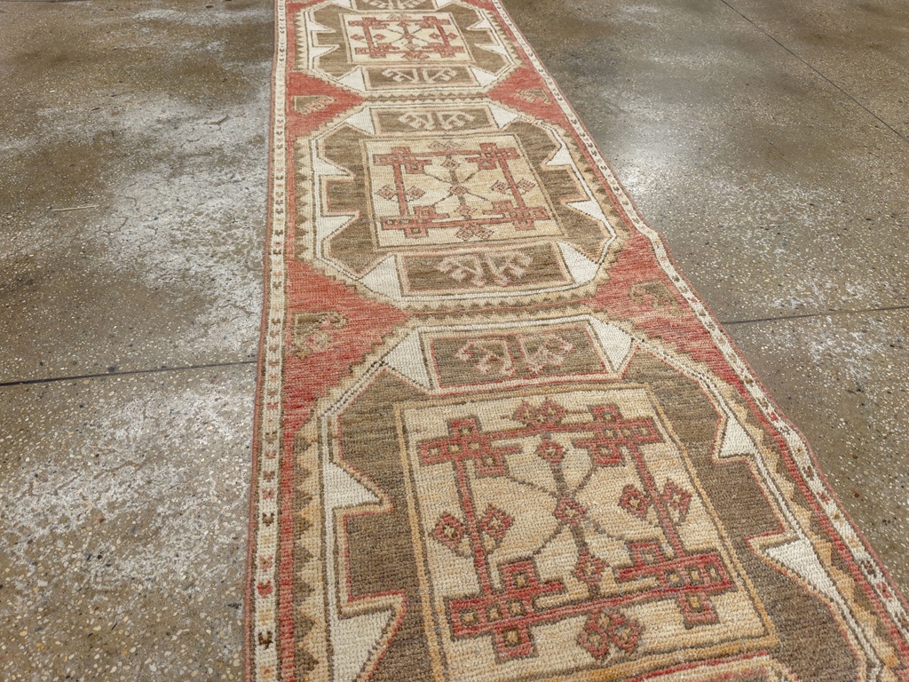 Vintage Turkish Anatolian Runner, No.33834 - Galerie Shabab
