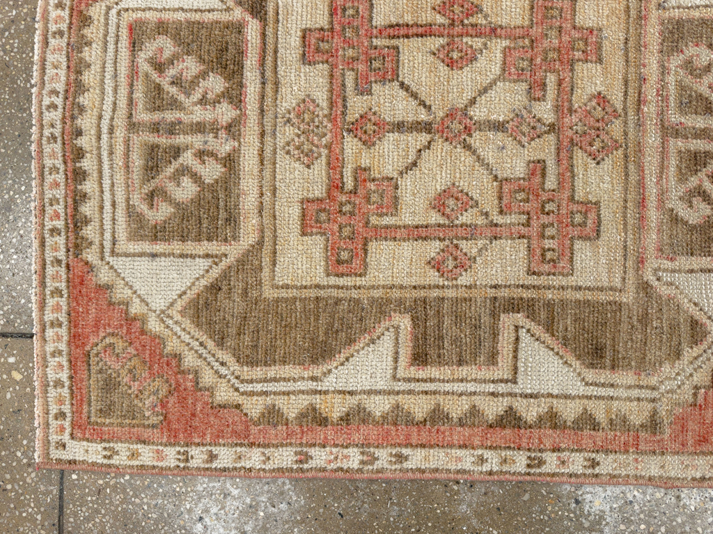 Vintage Turkish Anatolian Runner, No.33834 - Galerie Shabab