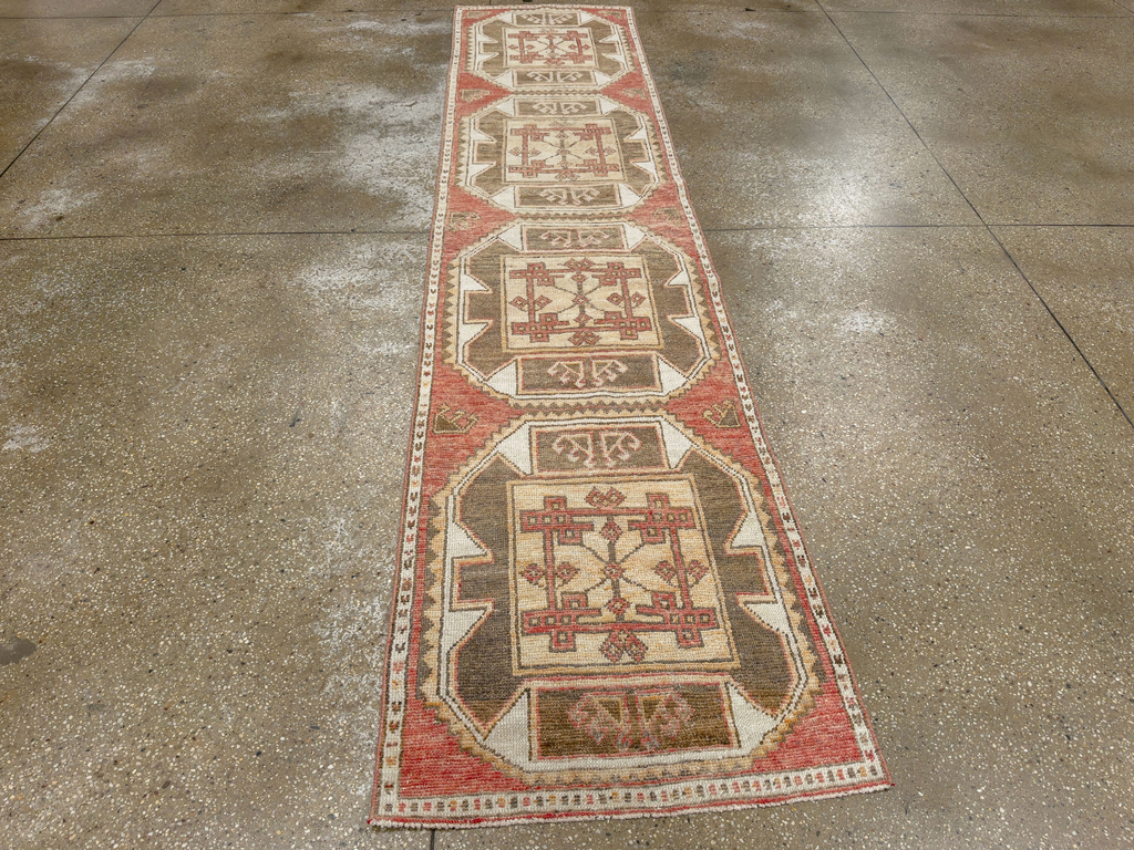 Vintage Turkish Anatolian Runner, No.33834 - Galerie Shabab